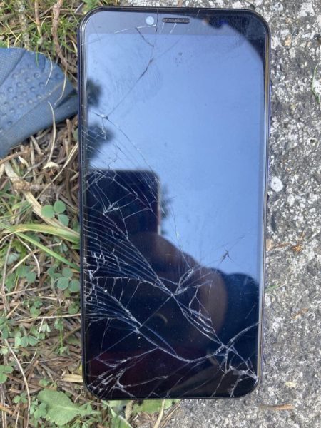 respondent's mobile phone after getting smashed by a baton of a Croatian police officer after the apprehension